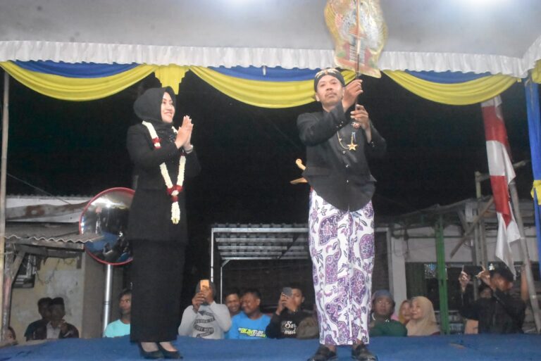 Tingkatkan Konektivitas, Pemkab Mojokerto Bangun Jalan Poros Desa Penghubung 2 Kecamatan