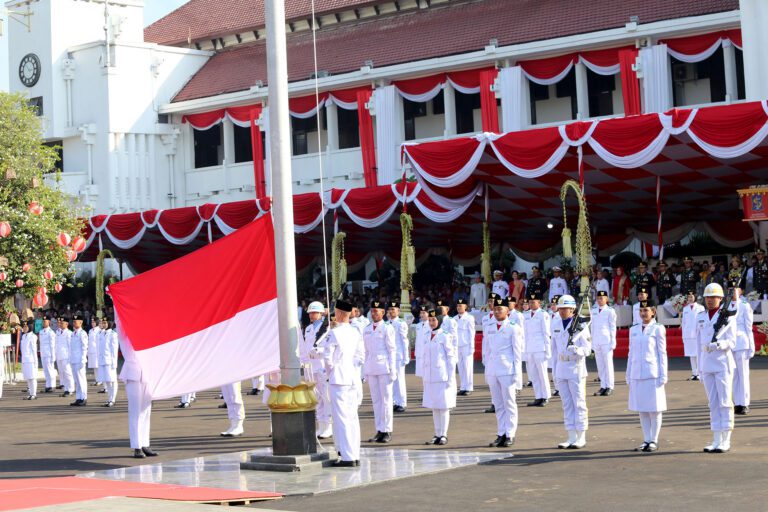 Peringati HUT ke-79 RI, Wali Kota Eri Ajak Warga Surabaya jaga Semangat dan Api Perjuangan Pahlawan