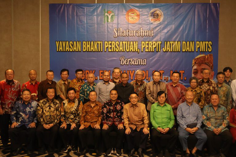 Program 1 Keluarga 1 Sarjana Dimulai, Pengusaha Surabaya Jadi Orang Tua Asuh!
