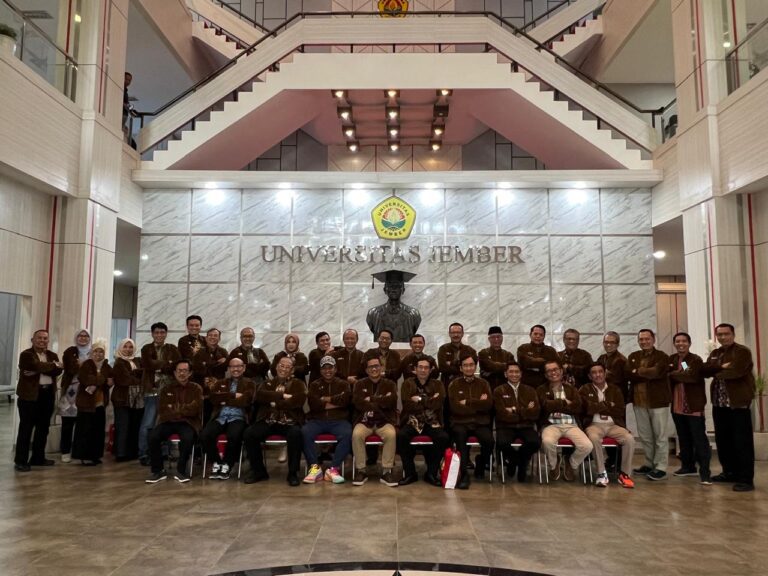 Raker di UNEJ, Rektor UNESA Dorong Pemanfaatan Potensi SDM PTN Se-Jatim untuk Sumber Pendapatan Kampus