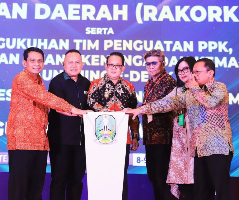Buka Rakorkesda Jatim 2024, Pj. Gubernur Adhy Ungkap Angka Harapan Hidup Jatim Naik dan Kasus Stunting Terus Turun