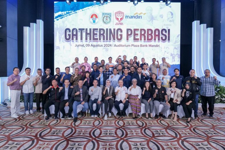 Apresiasi Kinerja Pengprov selama 2 Periode Kepengurusan, Danny Kosasih Minta Komitmen Mereka Bangun Bola Basket di Gathering PERBASI