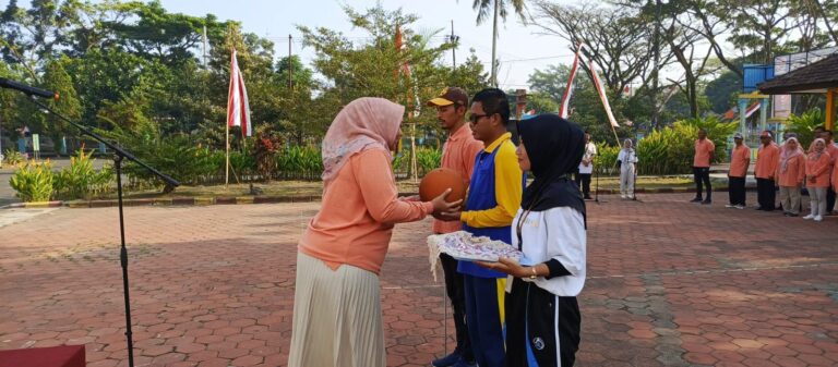 Meriahkan HUT RI ke-79, Pemprov Jatim-UPT RSBN Malang Gelar Rangkaian Lomba Bagi PM Distra