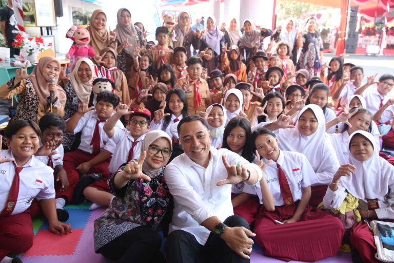 Pemkot Surabaya Gelar Baksos Terintegrasi Gratis di Momen HUT ke-79 RI