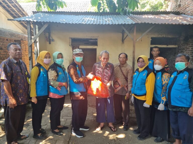 UPT PSTW Magetan Lakukan Home Care pada Lansia Terlantar