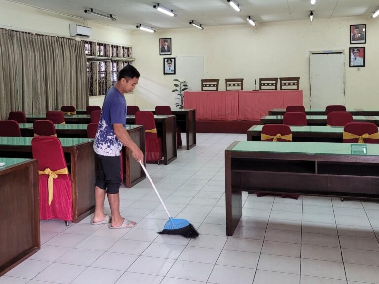 UPT PTKS Malang Gelar Giat Kebersihan Lingkungan