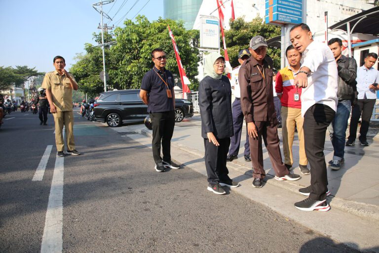 Tak Ada Lagi Tambal Sulam, Eri Cahyadi Pilih Pengaspalan Overlay Agar Jalan-Jalan di Kota Surabaya Lebih Mulus