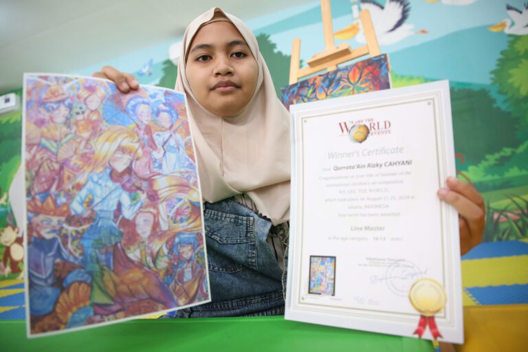 Qurrota’Ain Rizky Cahyani, Anak Disabilitas RAP Surabaya Raih Juara Dalam Ajang Seni Tingkat Internasional