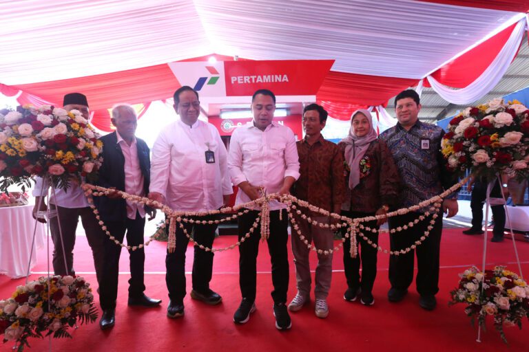 Resmikan SPBUN Pertama di Surabaya, Wali Kota Eri Cahyadi Dinilai Gercep Beri Solusi untuk Nelayan