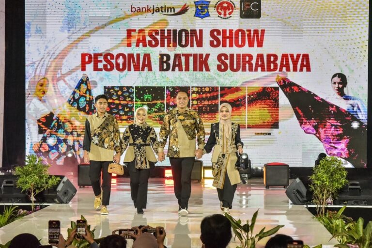 Luncurkan 6 Motif Batik Surabaya Edisi Kedua di Kota Lama, Pemkot Promosikan Potensi Ekonomi Kreatif