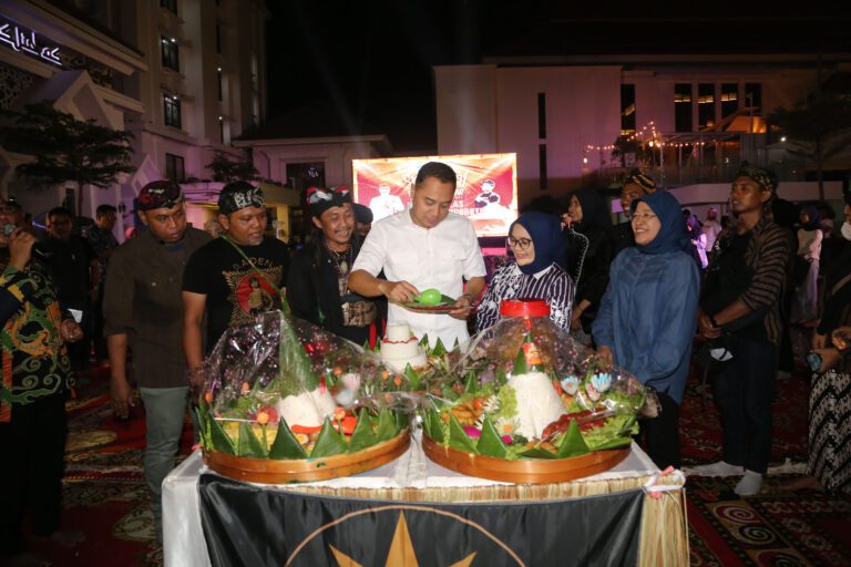 Ribuan Warga Lidah Wetan Surabaya Gaungkan Sejarah Sawunggaling di Napak Tilas SBN 2024