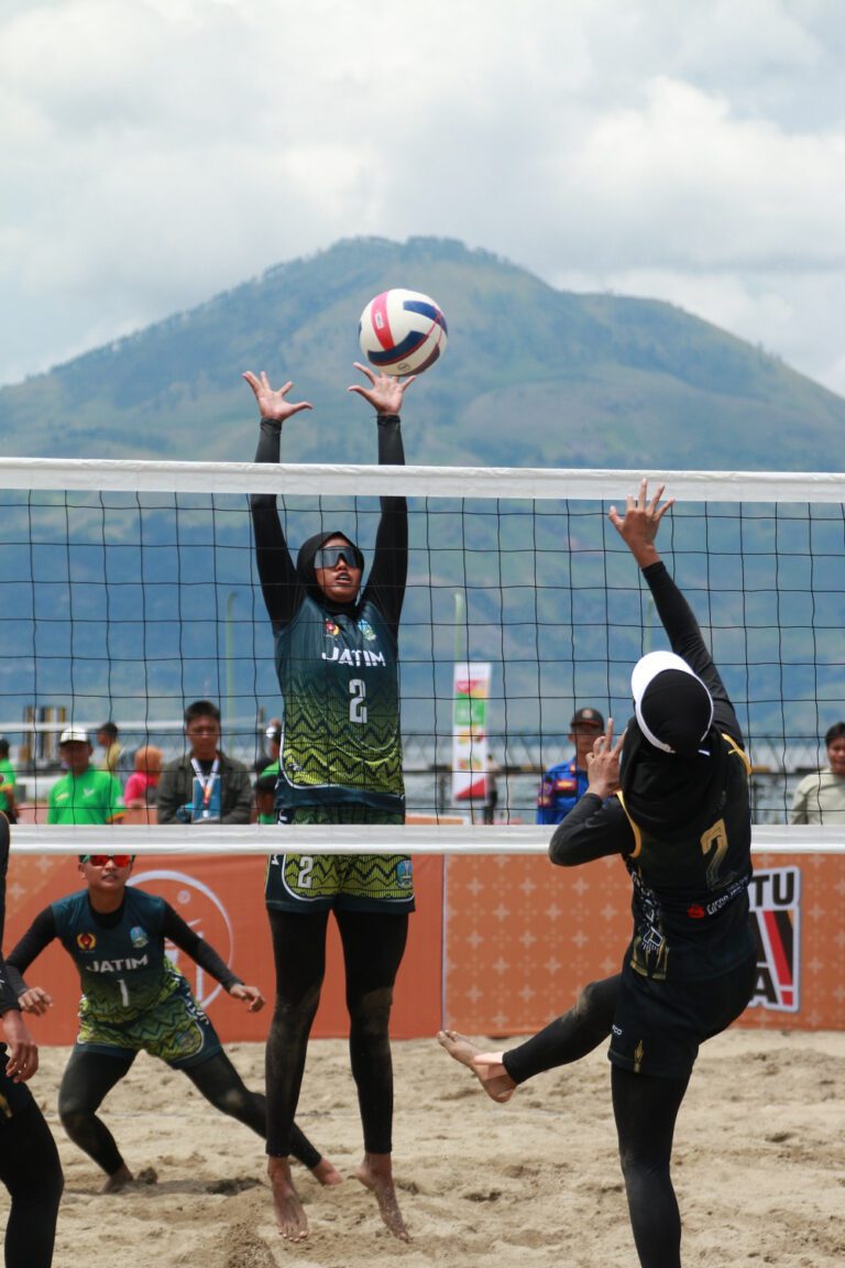 Menang dari DIY, Tim Voli Pasir Putri Jatim Bawa Tiket Semifinal