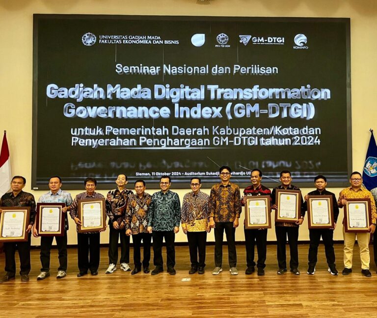 Pemkot Surabaya Raih Penghargaan Gadjah Mada Digital Transformation Governance Index Terbaik di Jawa Timur