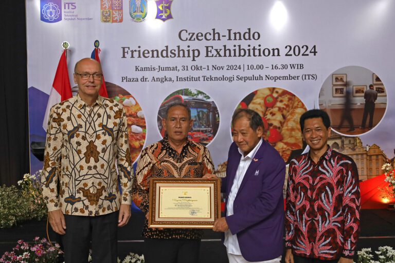 Pameran Persahabatan Indonesia – Ceko di ITS, Pemkot Surabaya Pererat Upaya Sister City