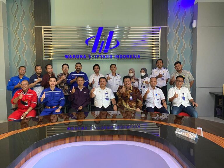 Berjasa di Sektor Transportasi, Profesor ITS Raih Penghargaan dari Menhub