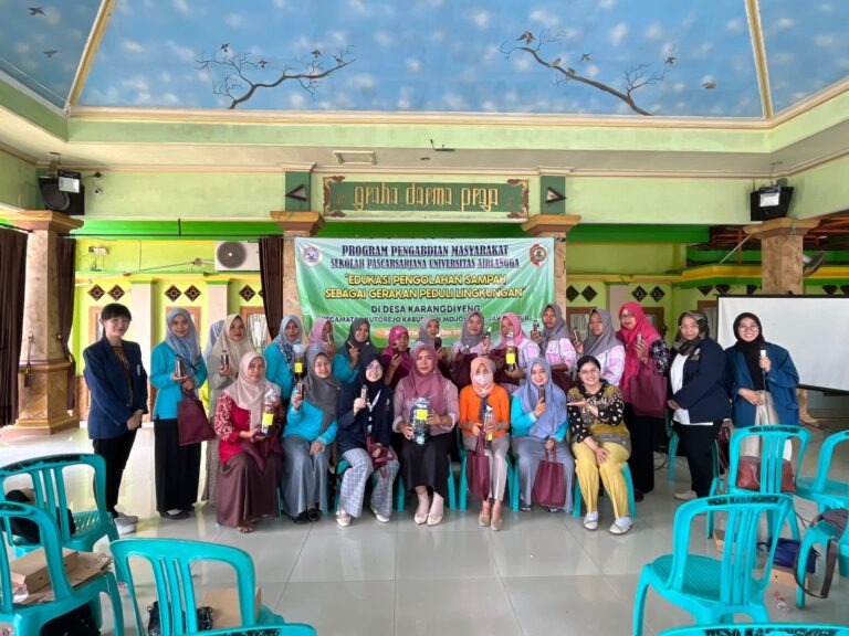 Sekolah Pascasarjana Universitas Airlangga Adakan Edukasi Pengolahan Sampah dan Dampak Pencemaran Lingkungan terhadap ISPA di Desa Karangdiyeng