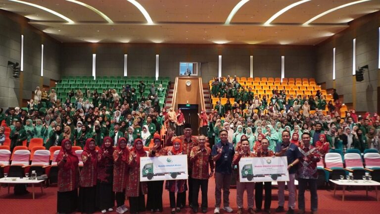 Unusa Luncurkan Mobil Water Treatment dan Incinerator untuk Pesantren