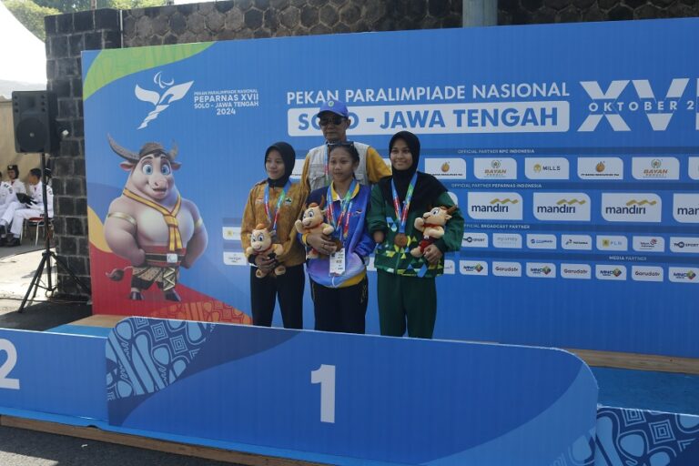 Eifie Raih Medali Perunggu Lari 400 MT di Peparnas dengan Kebahagiaan