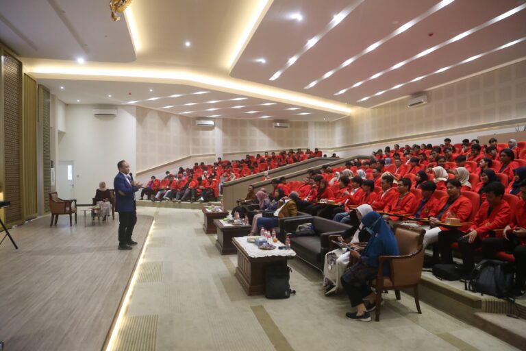 KAI Goes to University, Daop 8 Berikan Kuliah Perdana Teknik Industri di Untag Surabaya