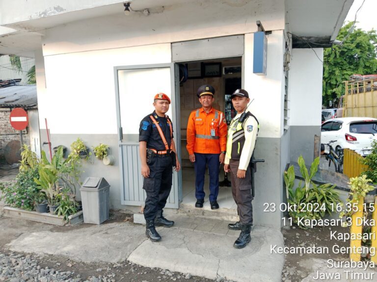 Perjalanan KA Commuterline Jenggala Tertemper Pengendara Motor yang Menerobos dan Melawan Arus