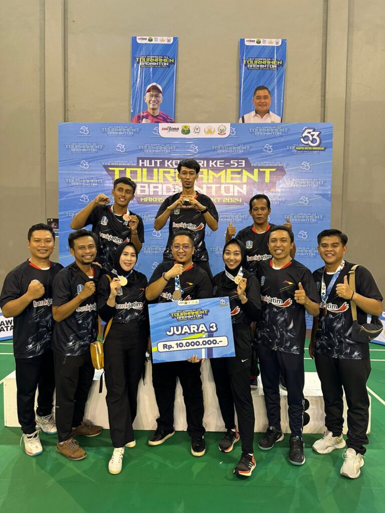 Jatim Raih Juara Tiga, Turnamen Bulutangkis HUT KORPRI ke-53 di Makassar