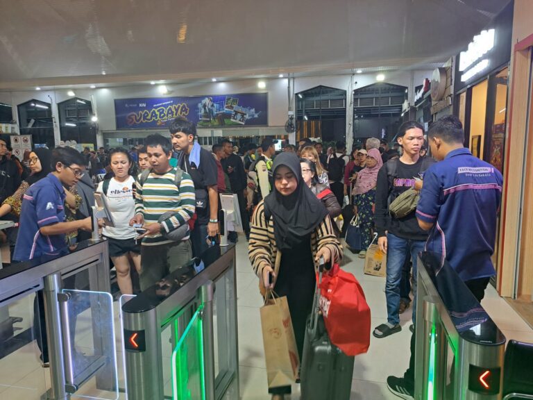 Selama 2024, KAI Daop 8 Surabaya Catat 1 Juta Pengguna Face Recognition Boarding Gate