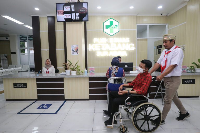 Sambut Hari Pahlawan, ASN Pemkot Surabaya Kompak Kenakan Pakaian Perjuangan