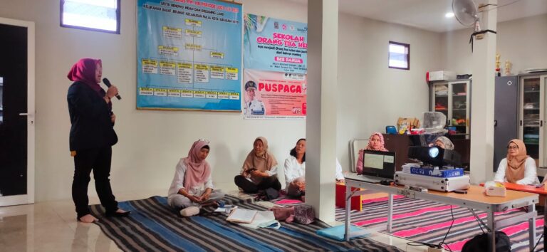 Peningkatan Kapasitas Orangtua dalam Mendidik Anak Tangguh melalui Character Building di Kelurahan Babat Jerawat, Surabaya