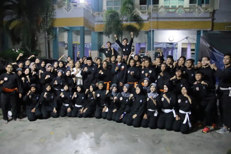 Bambang Haryo Kunjungi Latihan Pesilat Surabaya Persiapan Porprov IX 2025