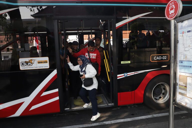 Pemkot Surabaya Kembangkan Transportasi Terintegrasi, Dukung Mobilitas Warga