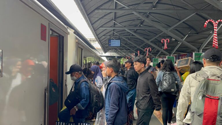 Sebanyak 22.470 Pelanggan Gunakan KA Keberangkatan Daop 8 Surabaya