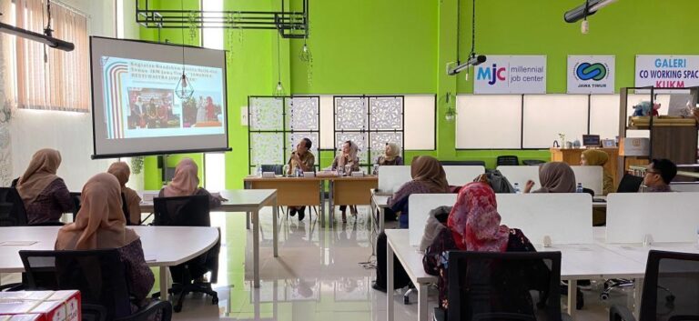 Dekranasda Kota Padang Kunjungi Diskop UKM Jatim