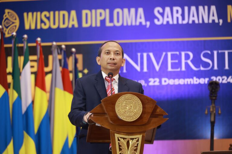 Wisuda Periode 245, IKA UNAIR: Jangan Lupa Mengabdi dan Saling Membantu