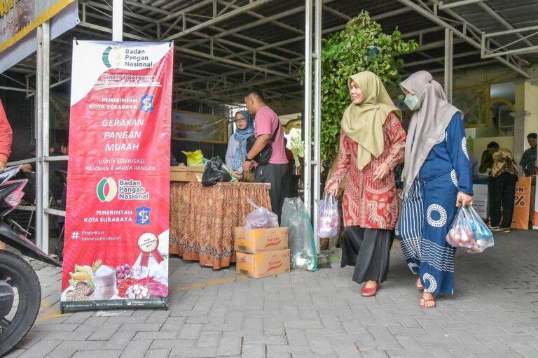 Redam Inflasi, Pemkot Surabaya Gelar Gerakan Pangan Murah di Gununganyar