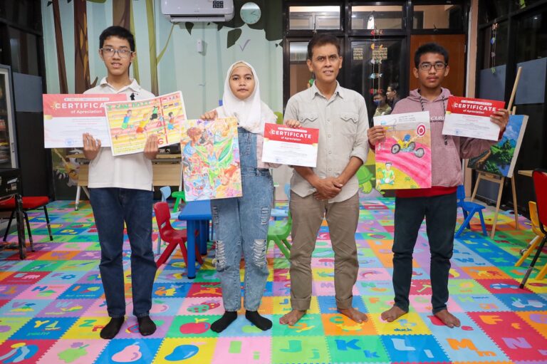 Tata, Vincent, dan Gilang Anak Disabilitas RAP Surabaya Borong Juara di Kompetisi Seni Internasional 