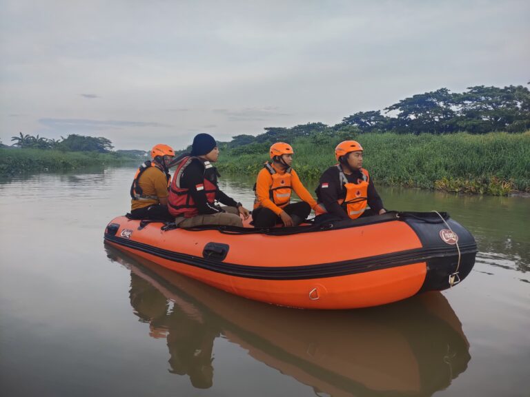 Pemkot Surabaya Kerahkan Drone dan Perahu Karet Cari Balita Hanyut di Babatan Wiyung