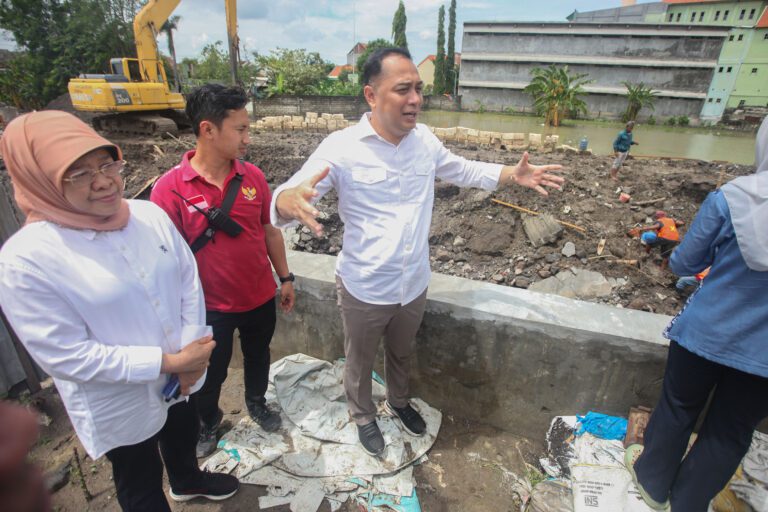 Tangani Banjir di Surabaya, Wali Kota Eri Kembalikan Fungsi Bozem Makam Putat hingga Bangun Saluran di Pakal