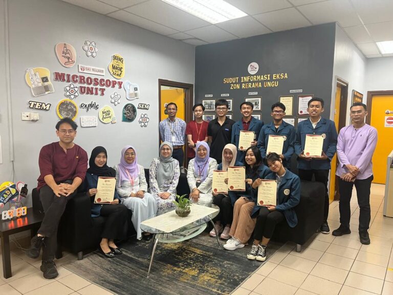 Teliti Kandungan Rumput Laut, Mahasiswa UNAIR Lakukan Penelitian di Luar Negeri