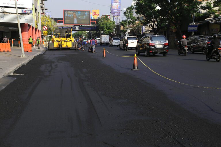 Menemukan Jalan Rusak di Surabaya? Yuk, Pahami Pembagian Kewenangannya