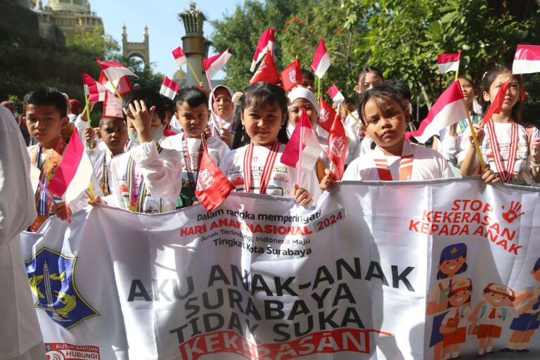 Hari Anak Nasional di Surabaya: Sayangi Anak, Lindungi dan Bangun Masa Depan Anak Surabaya Hebat