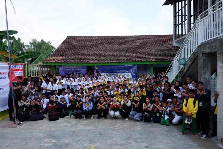 BEM FIB UNAIR Edukasi Kesehatan Gigi dan Mulut Anak di Jombang