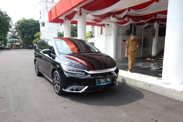 Pemkot Surabaya Targetkan 42 Unit Mobil Listrik untuk Kepala PD Terpenuhi Pekan Depan