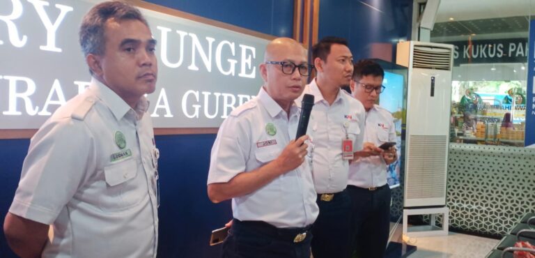 KAI Commuter Layani 706 Ribu Lebih Pengguna Commuter Line di Wilayah 8 Surabaya