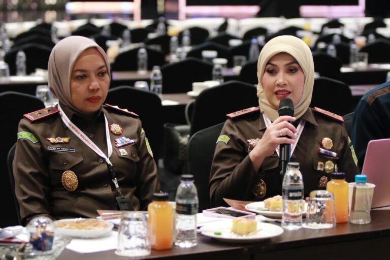 Kajati Jatim Mia Amiati Anggota Pokja III Membahas KUHP Nasional 