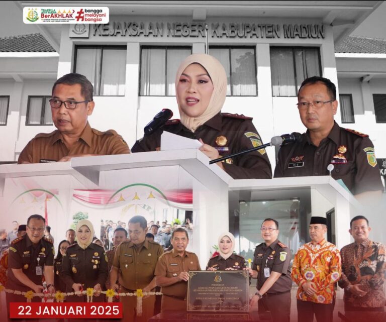 Kajati Jatim Mia Amiati Resmikan Gedung PTSP pada Kantor Kejari Kabupaten Madiun