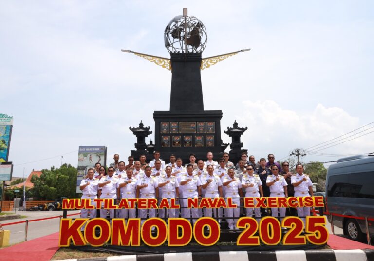 Komandan Puspenerbal Saksikan Kasal Resmikan Monumen MNEK 2025 di Bali