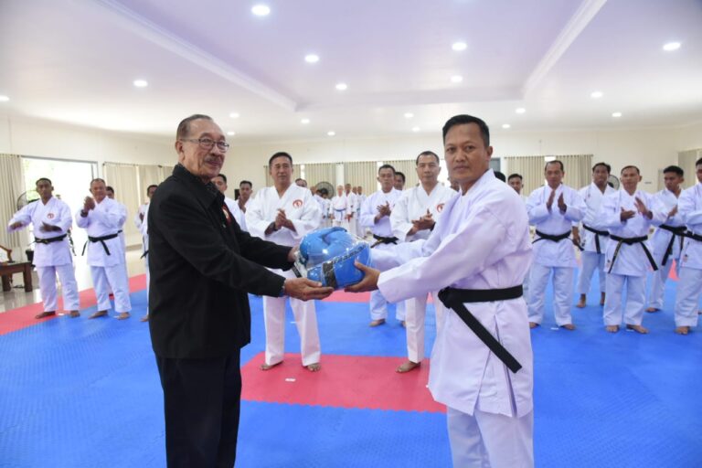 Dankodiklatal Terima Sabuk Hitam Kehormatan Lemkari