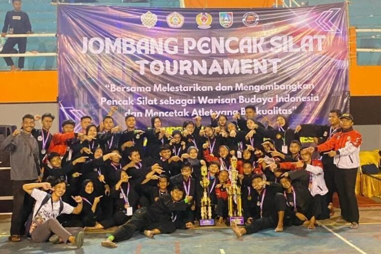 Membanggakan, Dua PM UPT PPSAA Nganjuk Juara Pencak Silat Di Jombang Open Tournament 2025