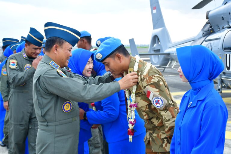 Crew Heli HS-1305 Sukses Jalani 376 Hari Misi Perdamaian Dunia di Lebanon