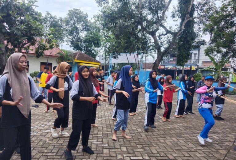 Menjelang Puasa Ramadhan, Pemprov Jatim-UPT PPSAA Trenggalek Gelar Senam Pagi Bersama Penerima Manfaat